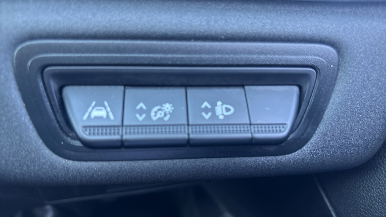 Renault Captur 1.3 TCE 130 Iconic 5dr Petrol Hatchback